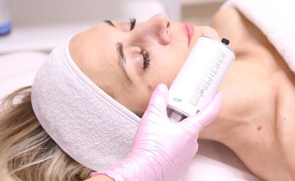Endosphere facial therapy for a rejuvenating effect